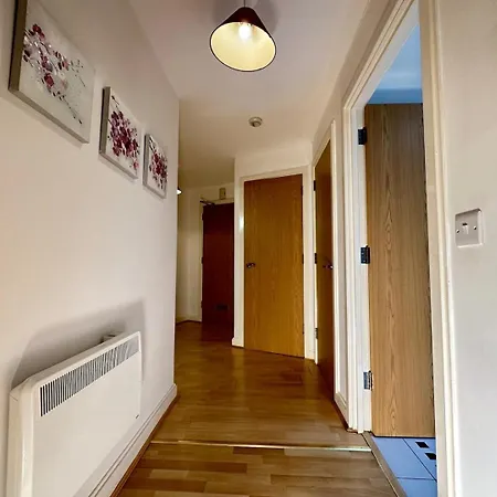 Chic Flat Near Walking & Dining Delights Apartament